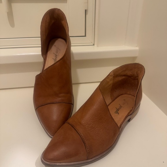 Free People Royale Flat D’Orsay Leather Shoes - Cognac Brown, Size 38.5 (8/8.5) - Picture 1 of 5